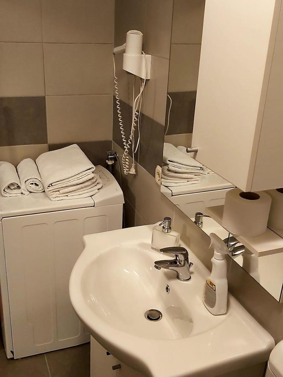 Apartmani I Sobe Mara Palit ภายนอก รูปภาพ