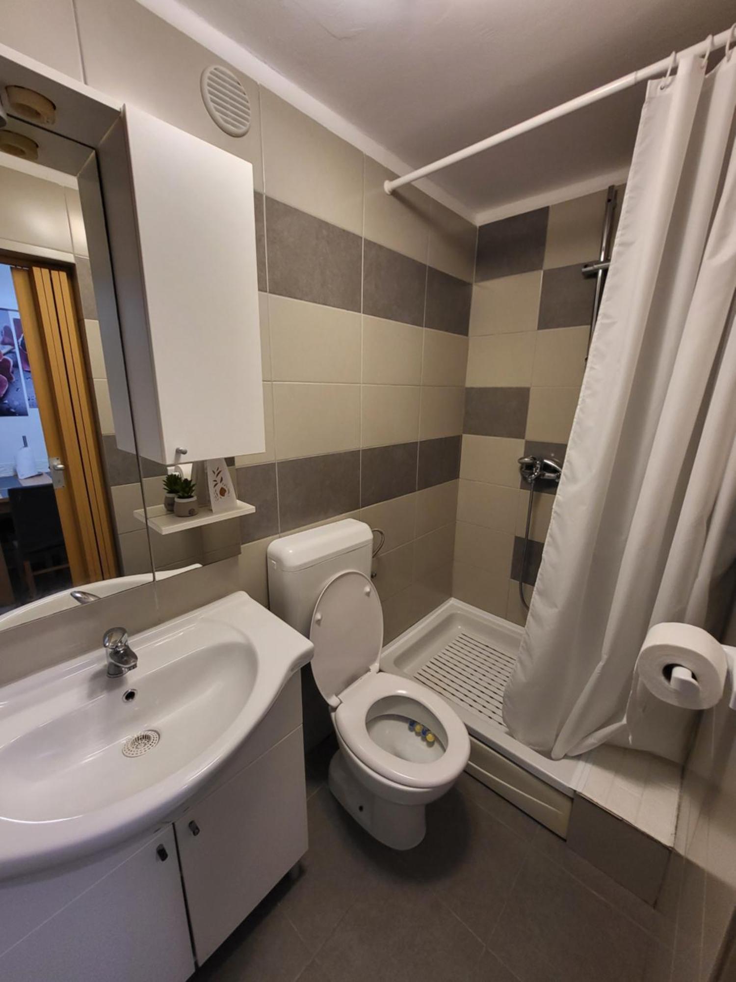 Apartmani I Sobe Mara Palit ภายนอก รูปภาพ